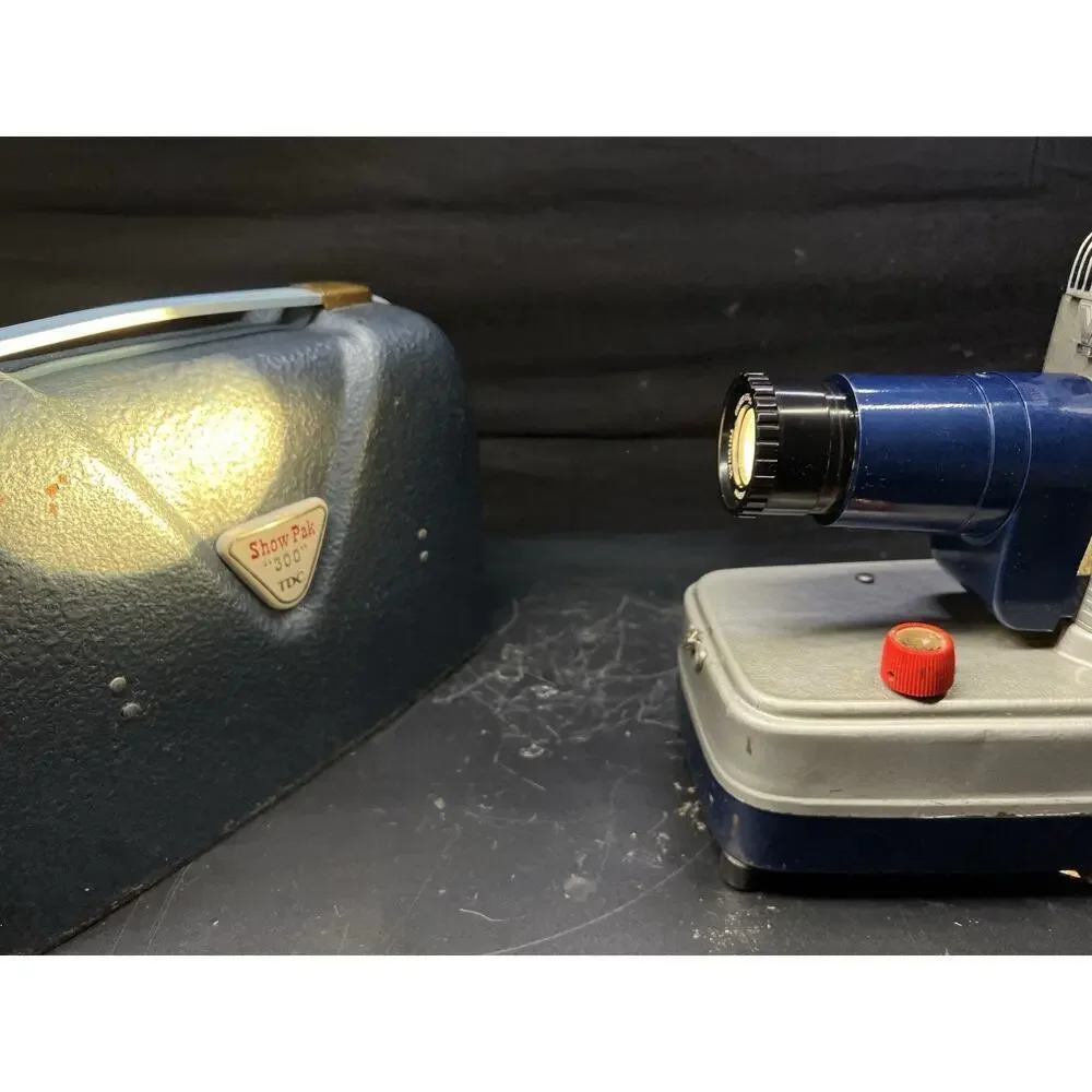 1950’s Vintage Show PAK 300 TDC Slide Projector